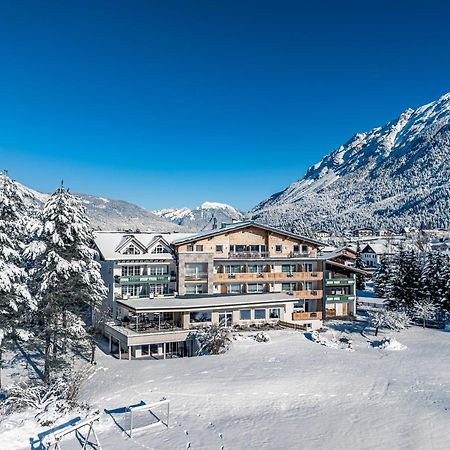 Hotel Foehrenhof シュタンツァッハ エクステリア 写真