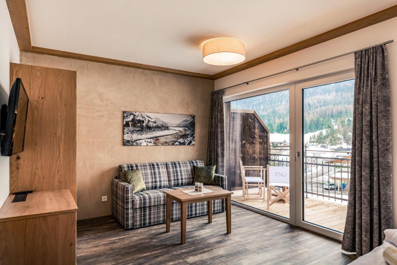 Hotel Foehrenhof シュタンツァッハ エクステリア 写真