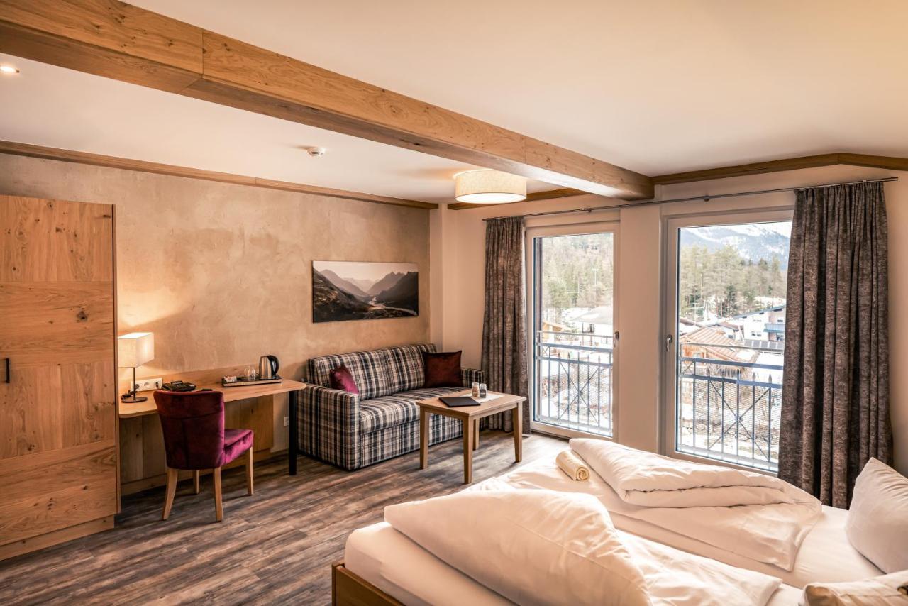 Hotel Foehrenhof シュタンツァッハ エクステリア 写真