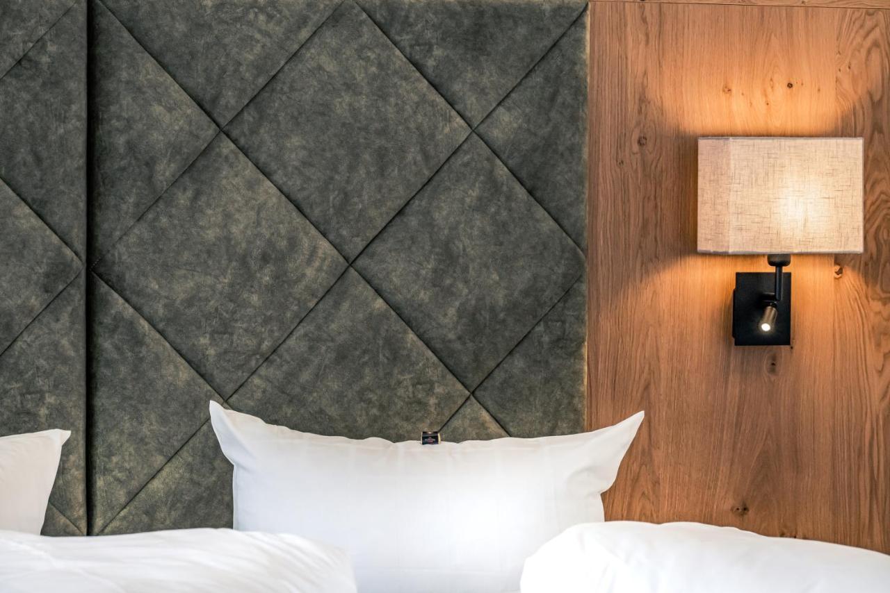 Hotel Foehrenhof シュタンツァッハ エクステリア 写真