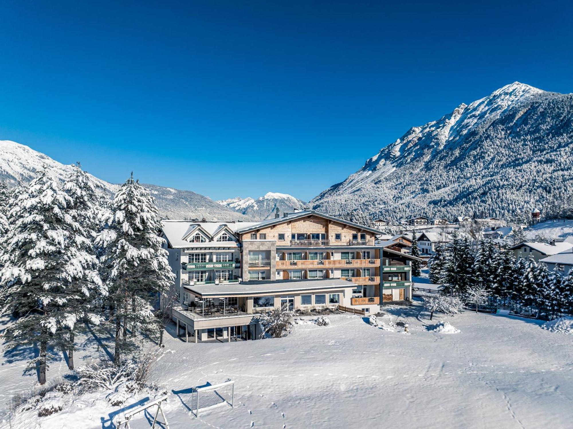 Hotel Foehrenhof シュタンツァッハ エクステリア 写真